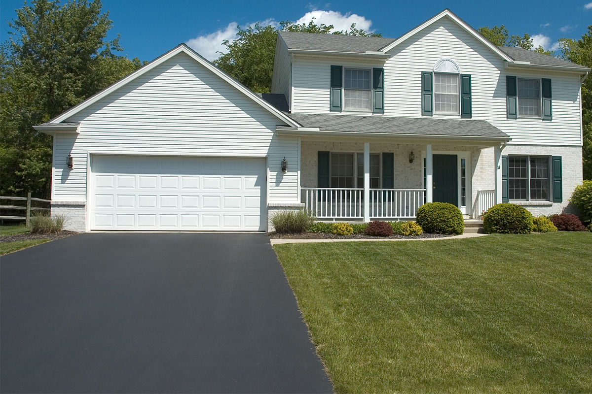 Baughman Magic Seal, asphalt pavement, asphalt sealing, asphalt resurfacing, pavement sealing, asphalt sealcoat, commercial asphalt sealing, driveway sealing