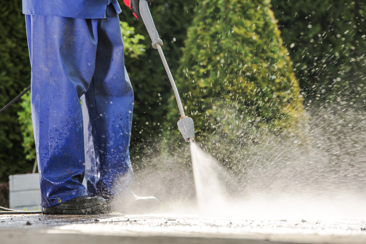 Read more about the article Wash your driveway from time to time