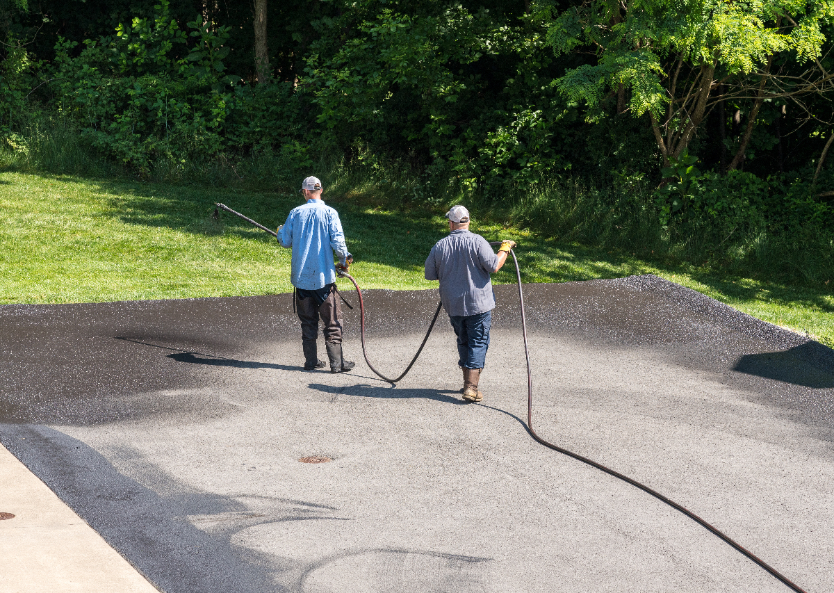 Read more about the article Keep your asphalt driveway cool in the summer