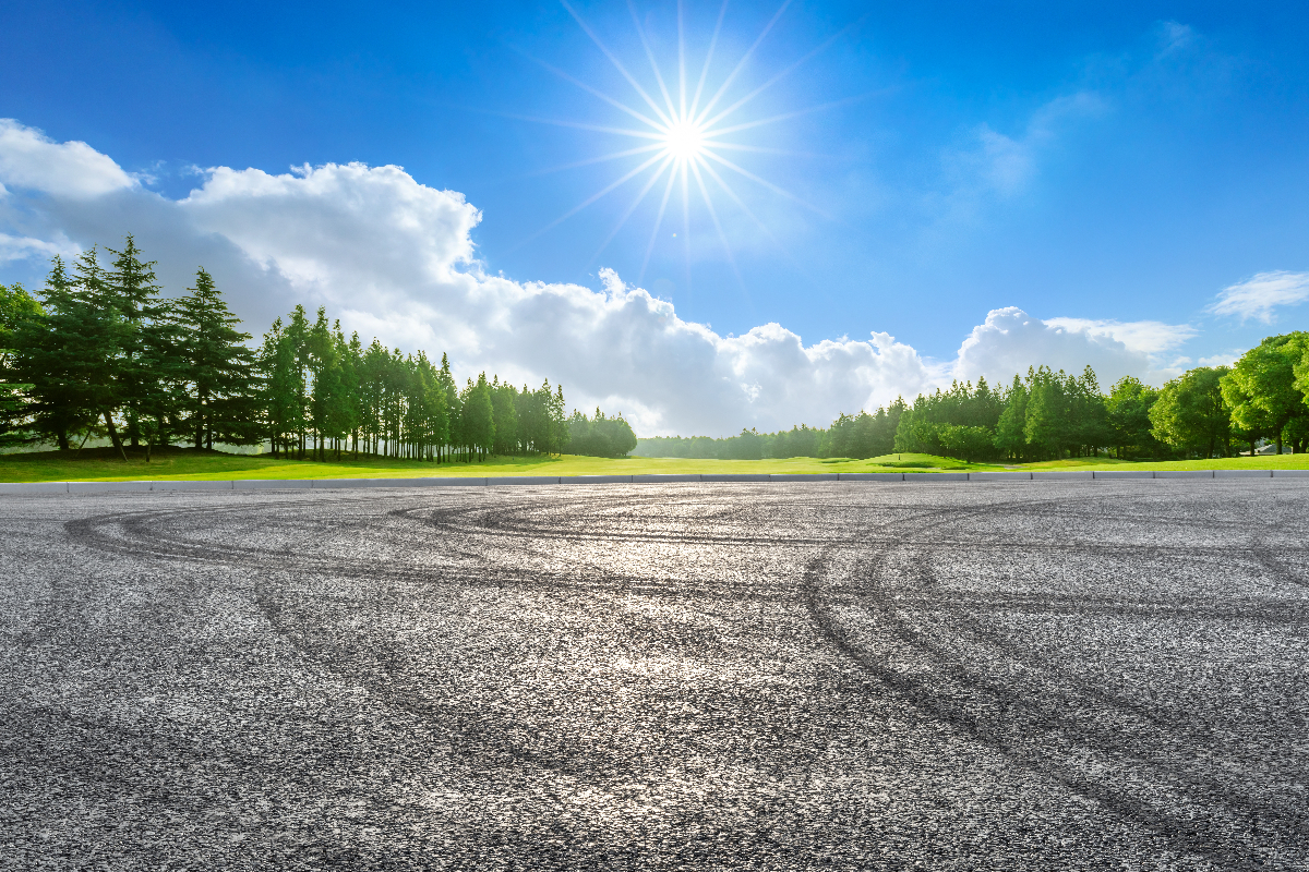 Read more about the article Summer is the best time to pave your parking lot