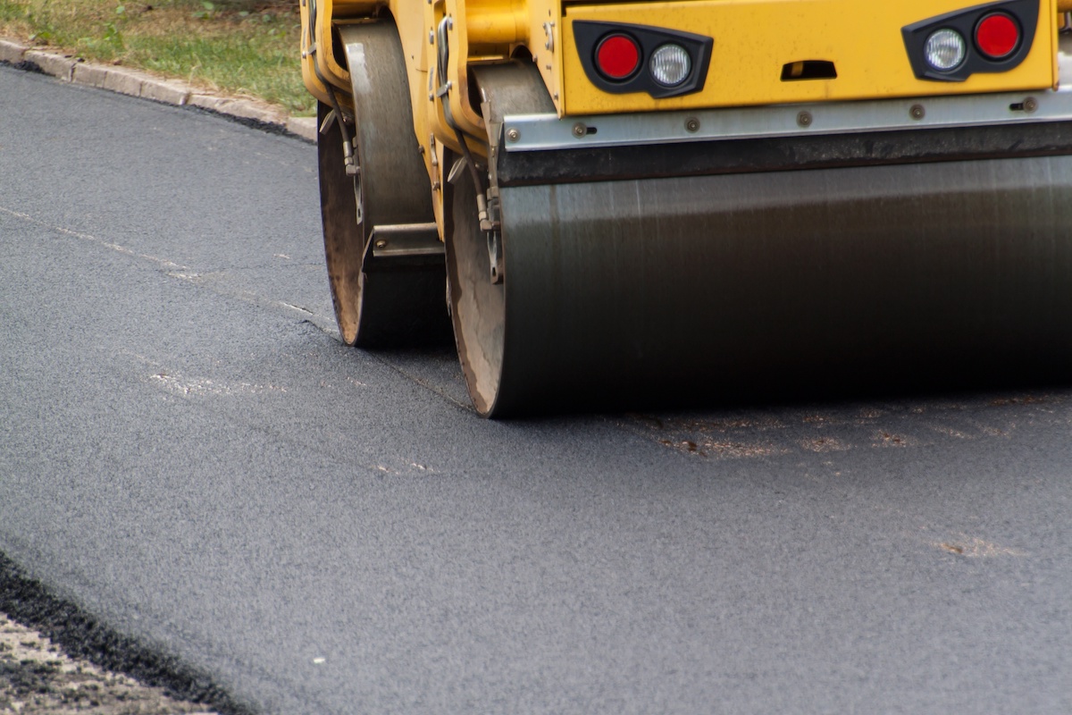 Read more about the article The Benefits of Sealcoating your Driveway
