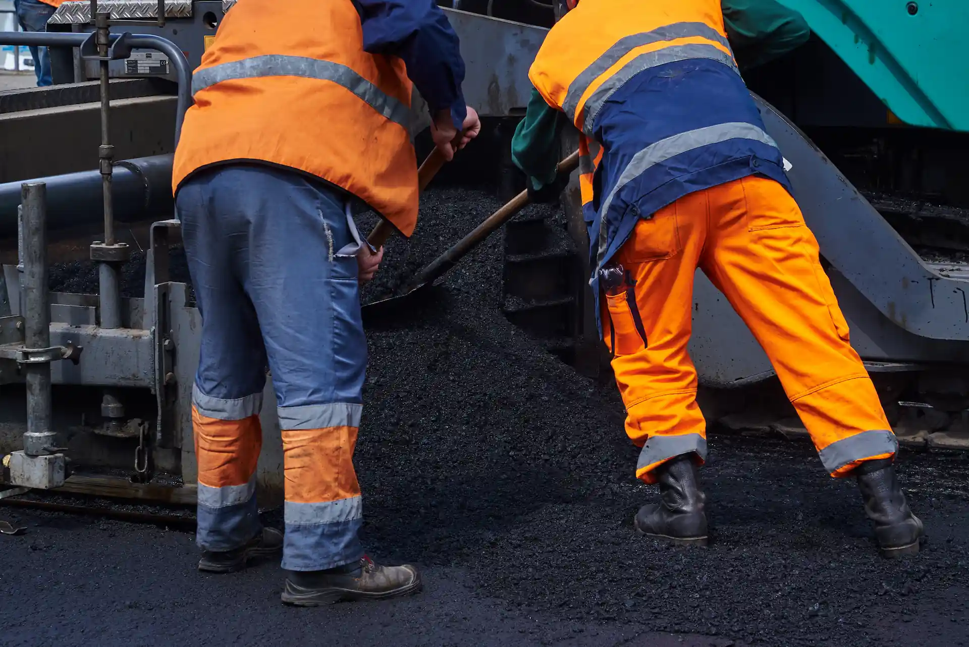 Read more about the article Why Asphalt is the Perfect Choice for Your Paving Needs