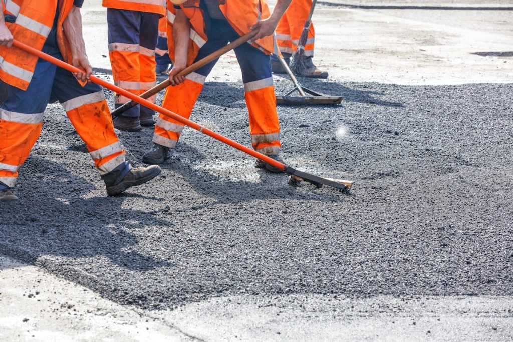 How Summer Heat Affects Asphalt Driveways
