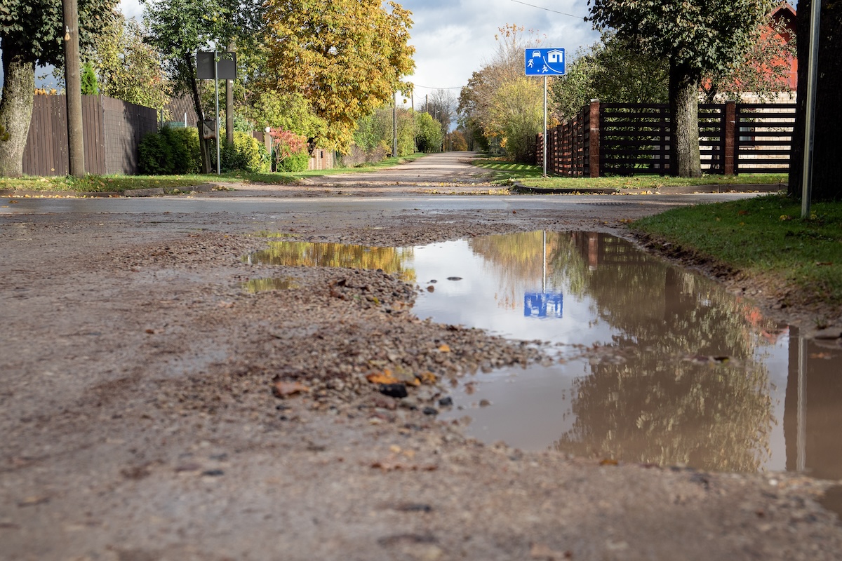 Read more about the article The Role of Driveway Sealing in Stormwater Management
