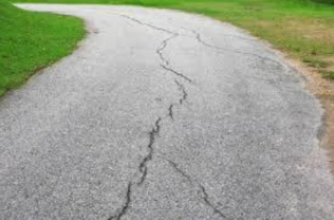 Read more about the article What Happens to an Unsealed Driveway Over 5-Years