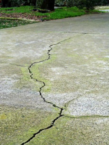 Read more about the article The 2-Year Mistake Most Homeowners Make With Their Driveway